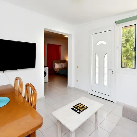 Liri Family Paradise Danis House Ixia (Rhodes)