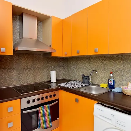 Liri Family Paradise Danis House בית נופש איקסיה