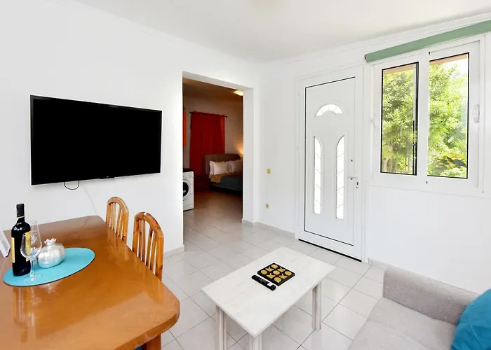 Liri Family Paradise Danis House Ixia (Rhodes)