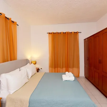 Liri Family Paradise Danis House 度假居 *